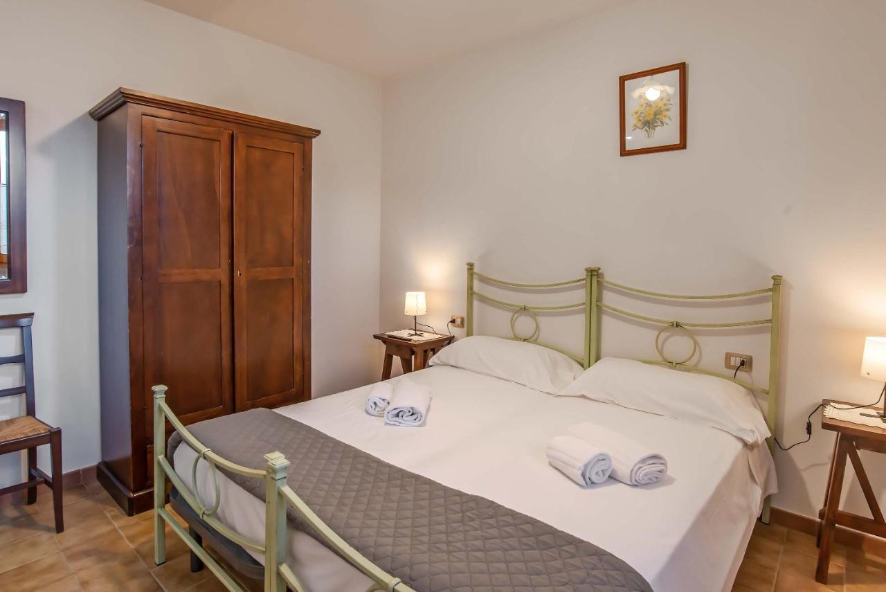 Residenza Di Campagna Montelleri Hotel Викио Екстериор снимка