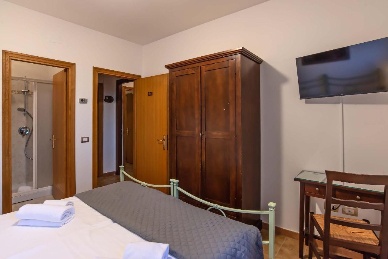 Residenza Di Campagna Montelleri Hotel Викио Екстериор снимка